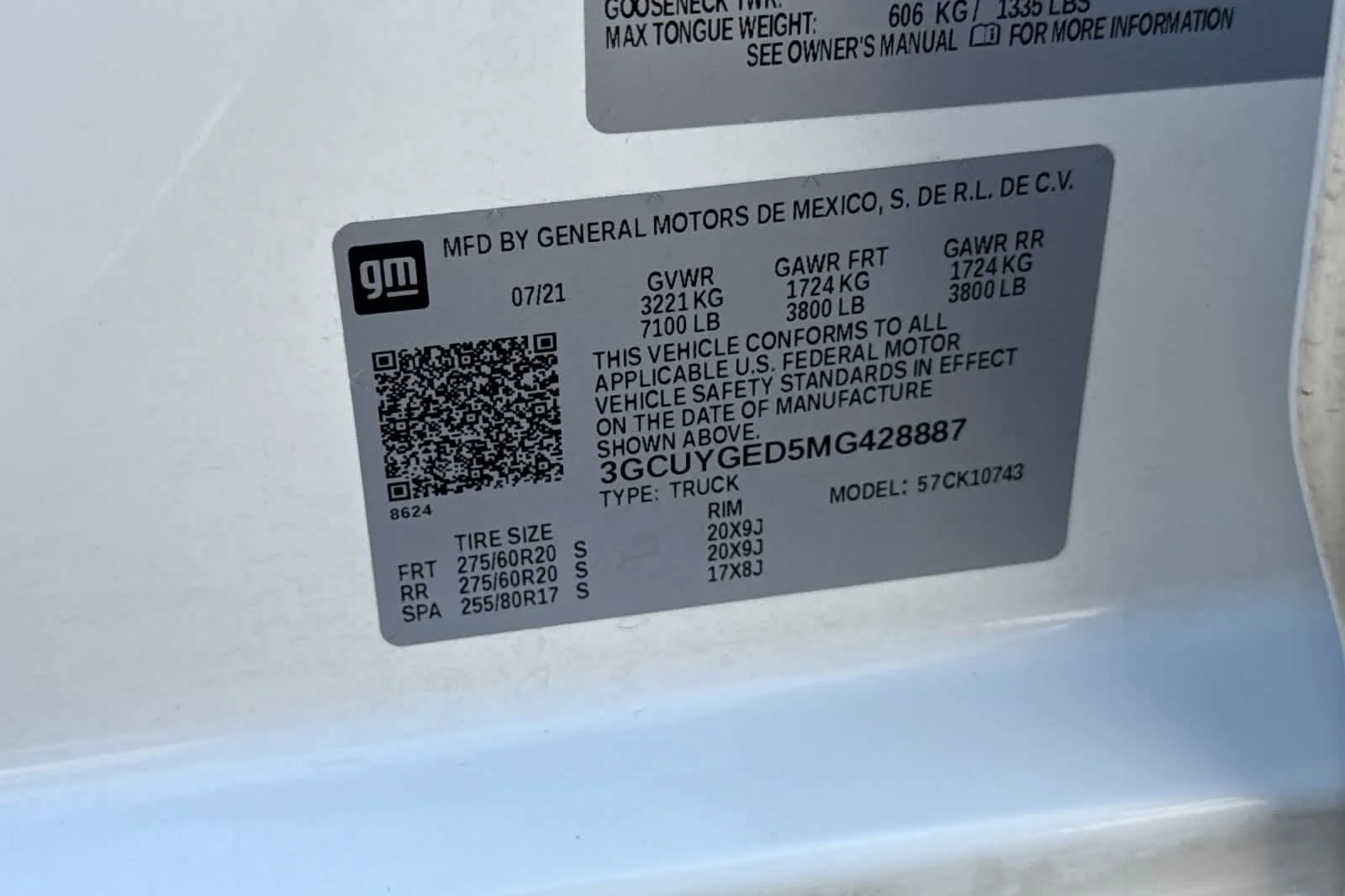 Used 2021 Summit White Chevrolet LTZ image 28