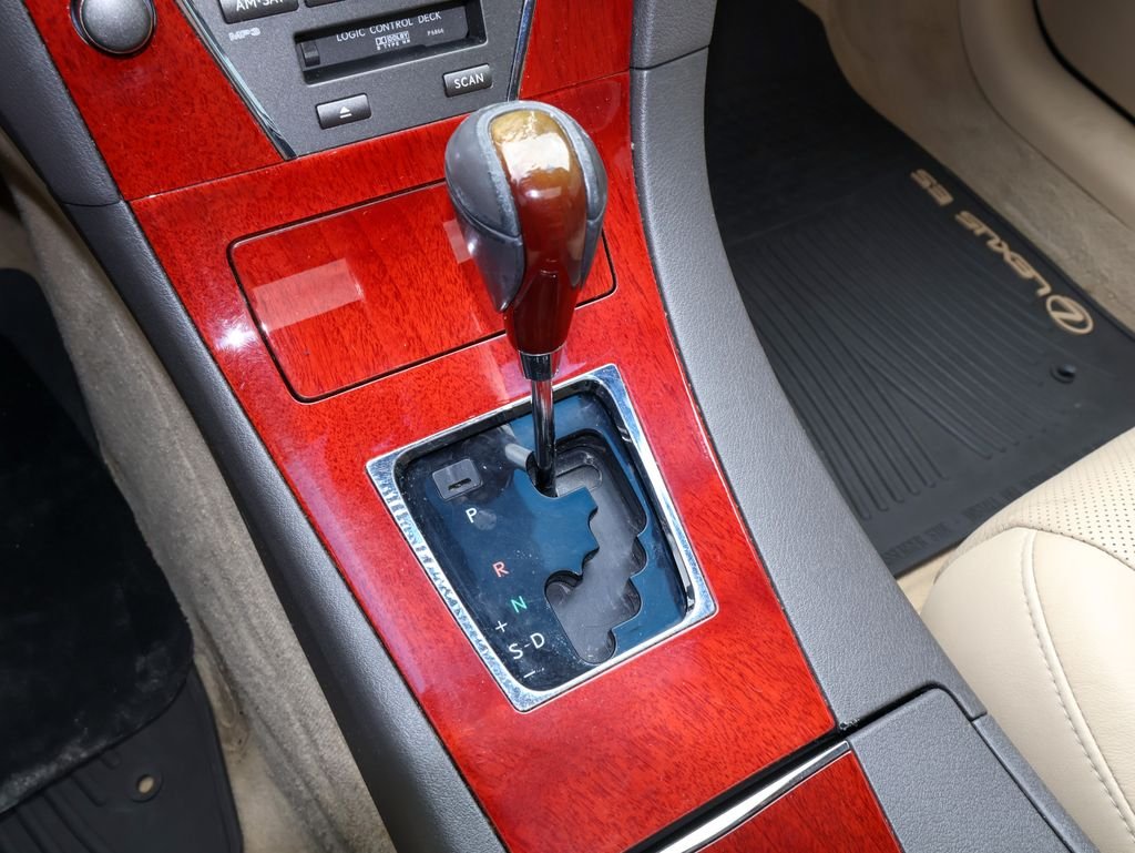 Used 2009 Red Lexus 350 image 24