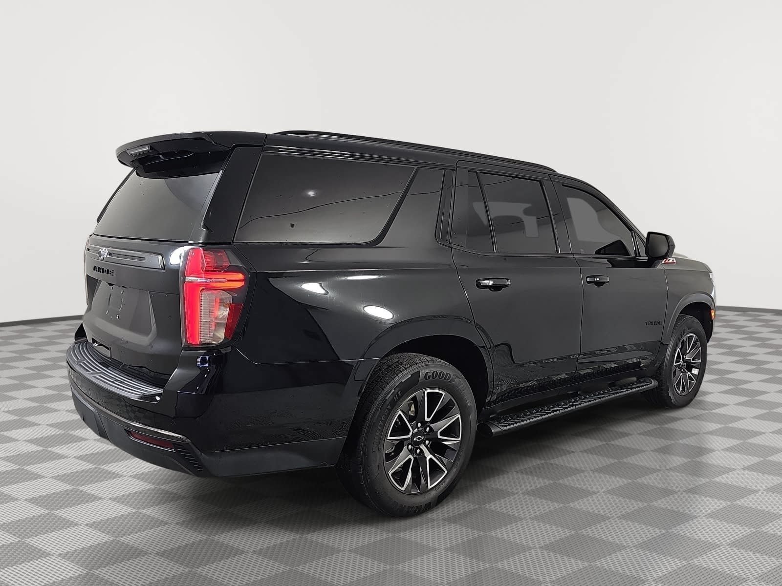Used 2021 Black Chevrolet Z71 image 8