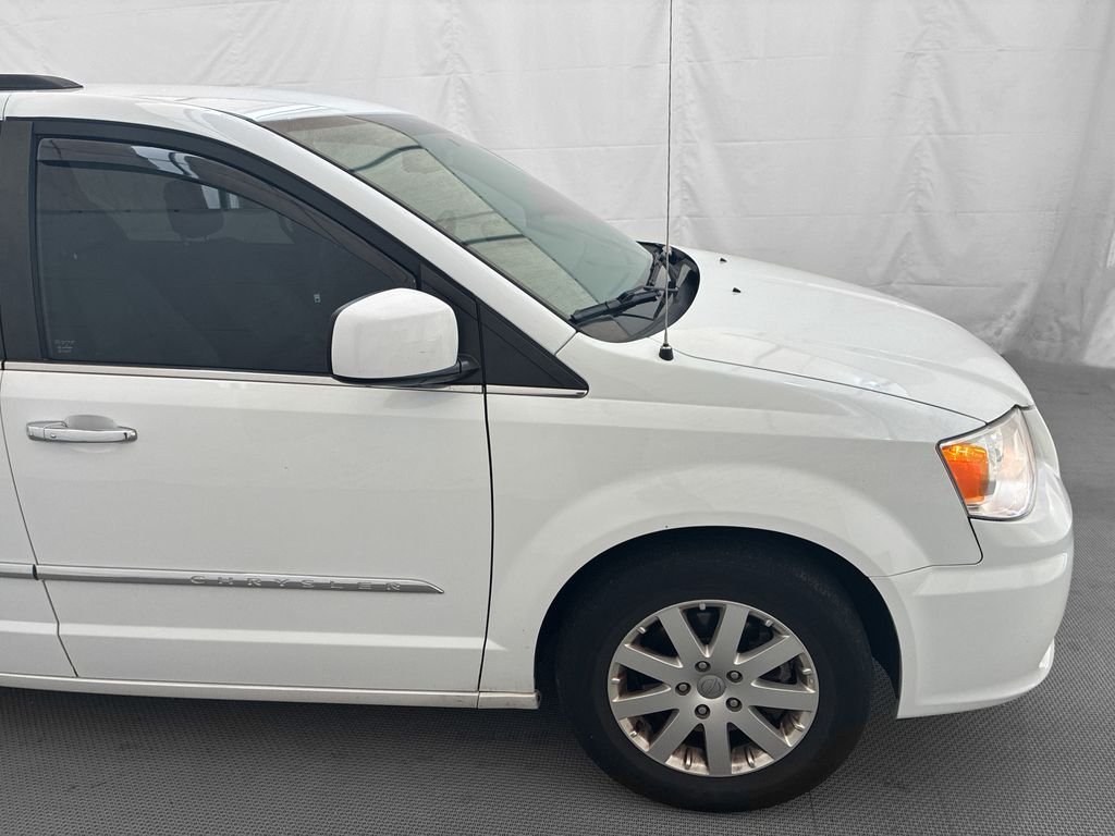 Used 2016 White Chrysler Touring image 7