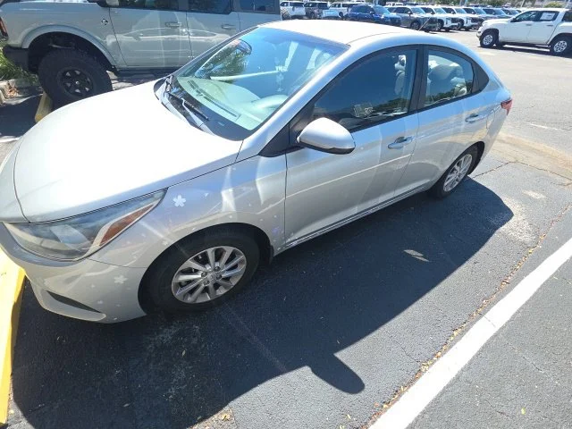 Used 2018 Silver Hyundai SEL image 1