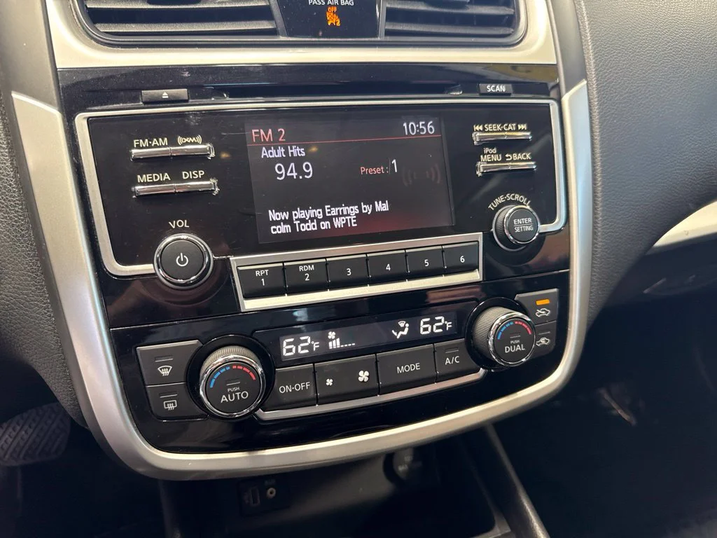 Used 2018 Gray Nissan 2.5 SV image 27