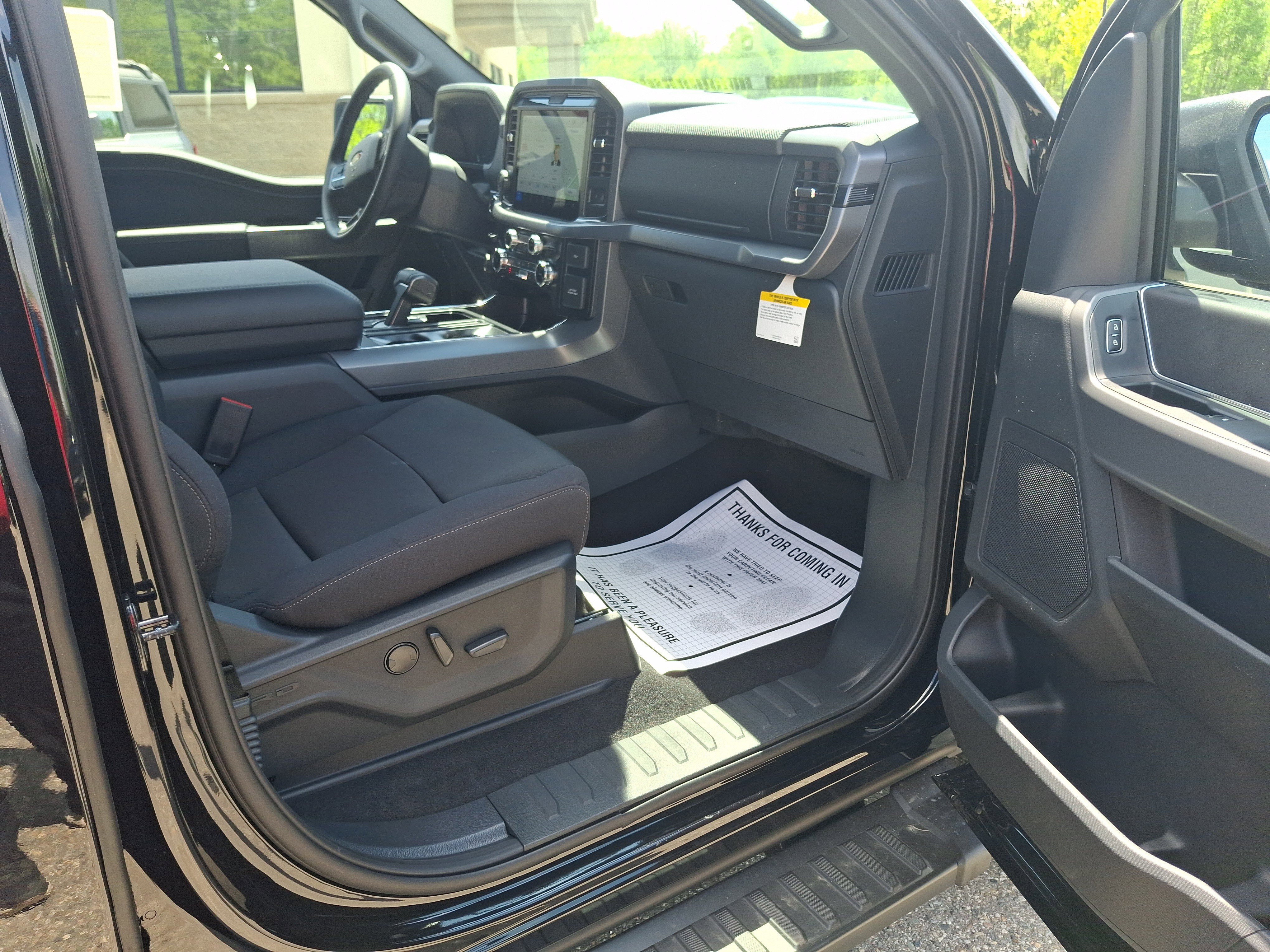 New 2026 Agate Black Metallic Ford XLT image 16