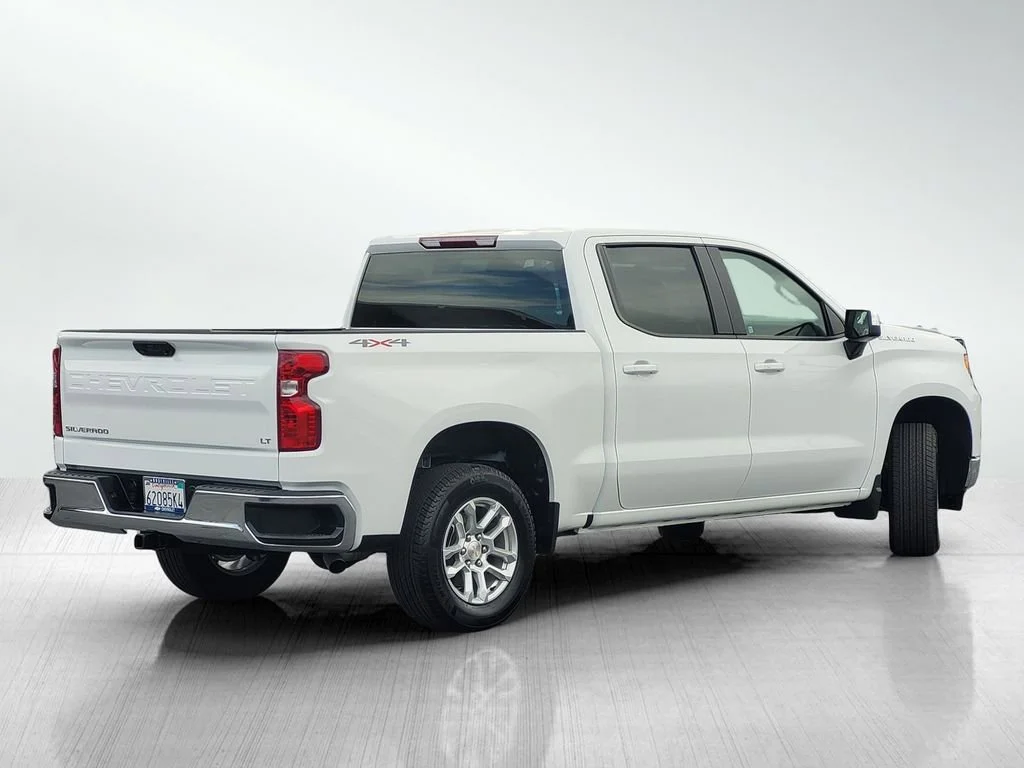 Used 2026 Summit White Chevrolet LT (2FL) image 5