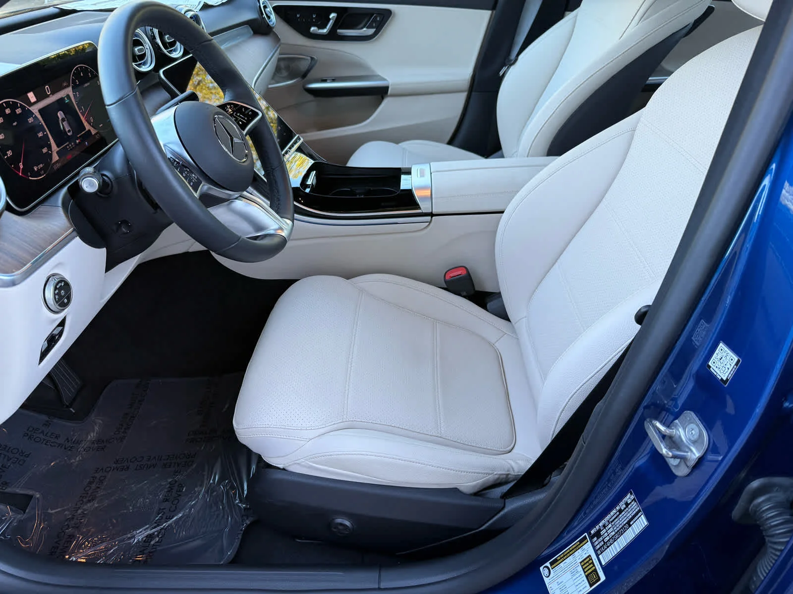 2025 Mercedes-Benz C-Class Sedan C 300 - Photo 10