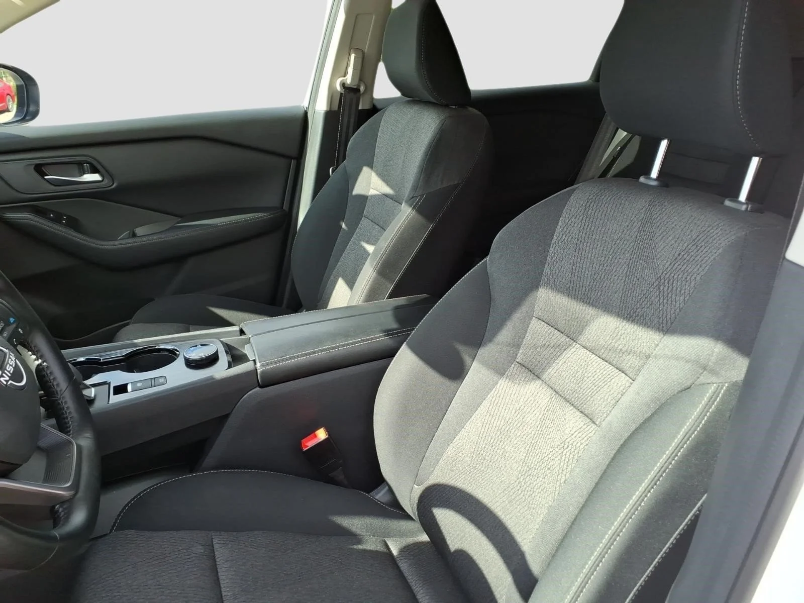 Used 2025 Everest White Pearl Qbe Nissan SV image 11