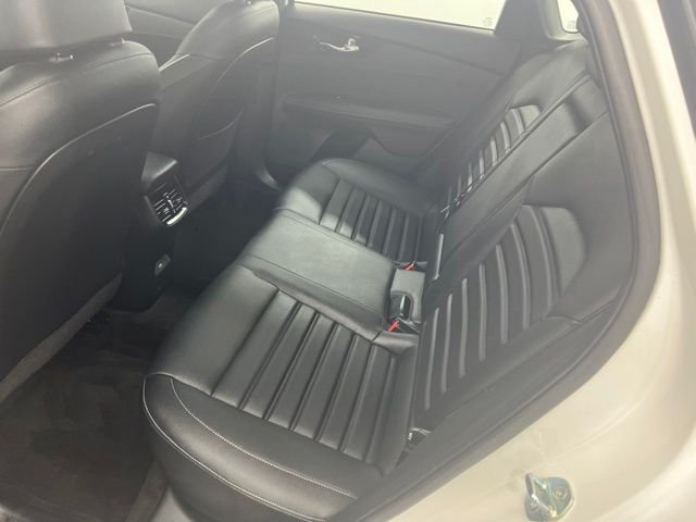 Used 2024 Snow White Pearl Kia GT-Line image 11