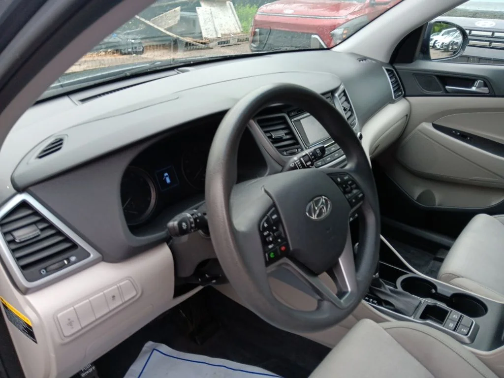 Used 2016 Coliseum Gray Hyundai SE image 14