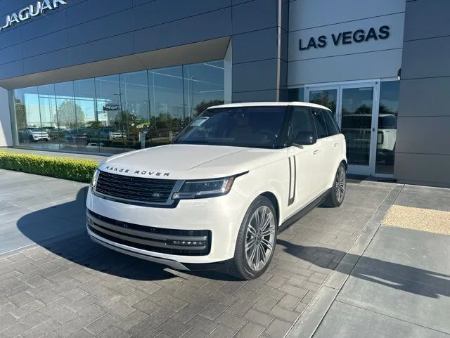 2023 Land Rover Range Rover 3.0 SE SWB's photo