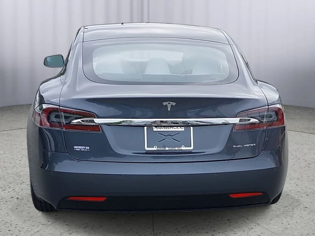Used 2021  Tesla Long Range image 4
