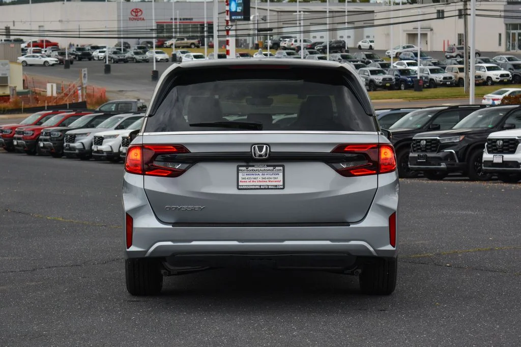 New 2026 Solar Silver Metallic Honda EX-L image 5