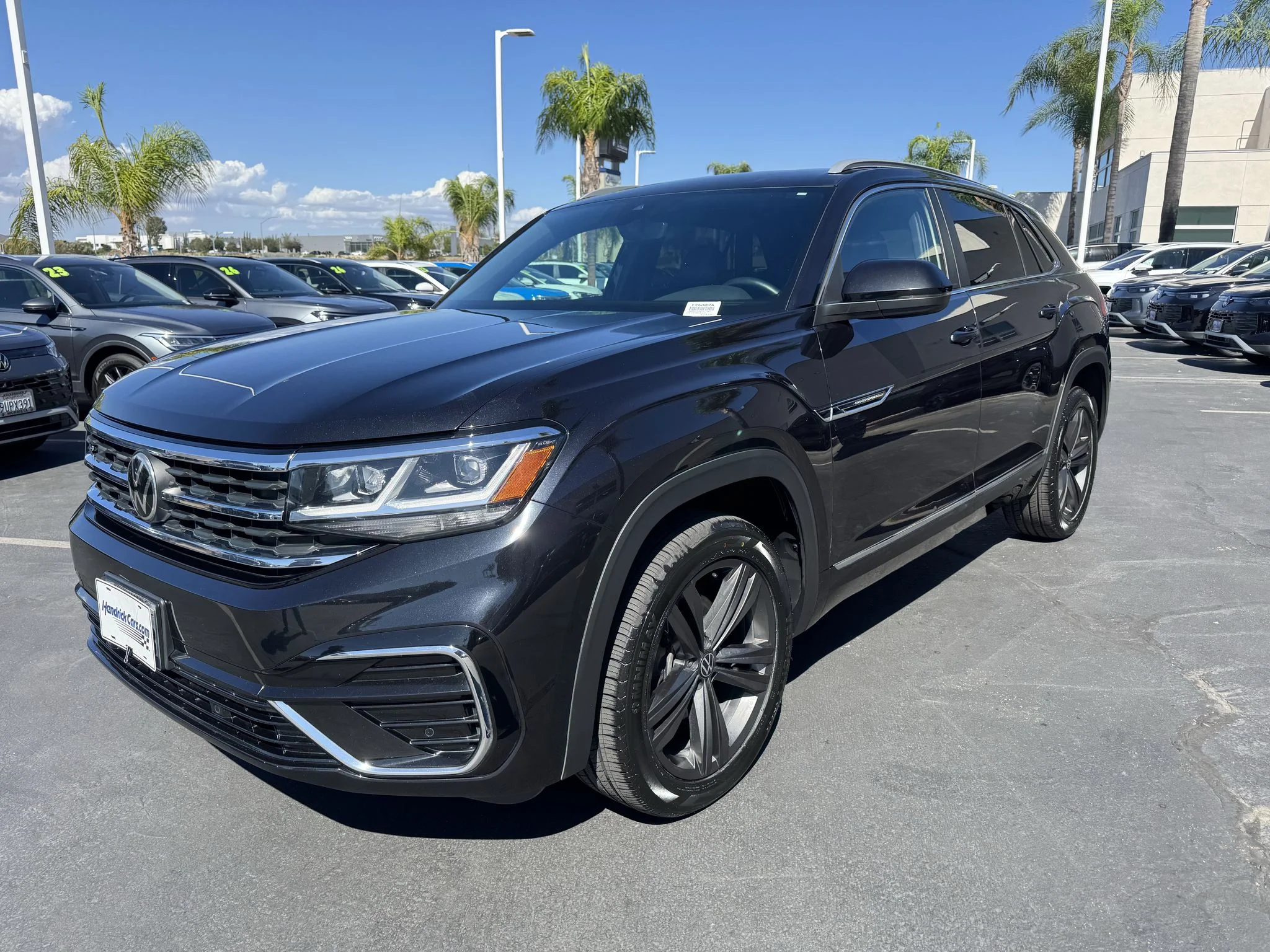 Used 2022 Deep Black Pearl Volkswagen SEL R-Line image 3