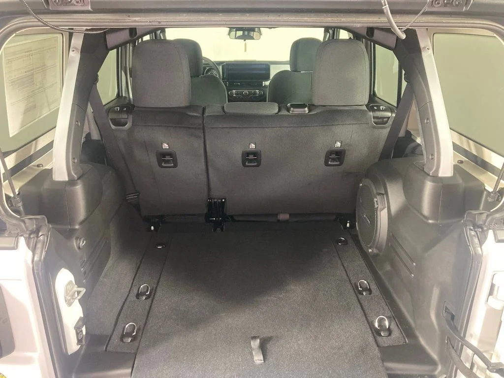 2025 Jeep Wrangler 4-Door Willys - Photo 21