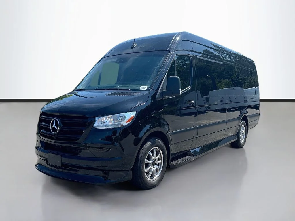 Used 2022 Black Mercedes-Benz Cargo 170 WB image 6
