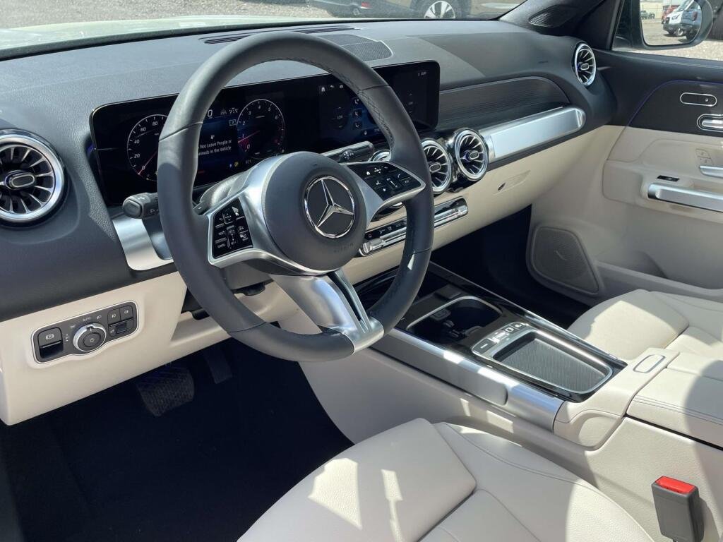 New 2026 Cirrus Silver Metallic Mercedes-Benz GLB 250 image 12