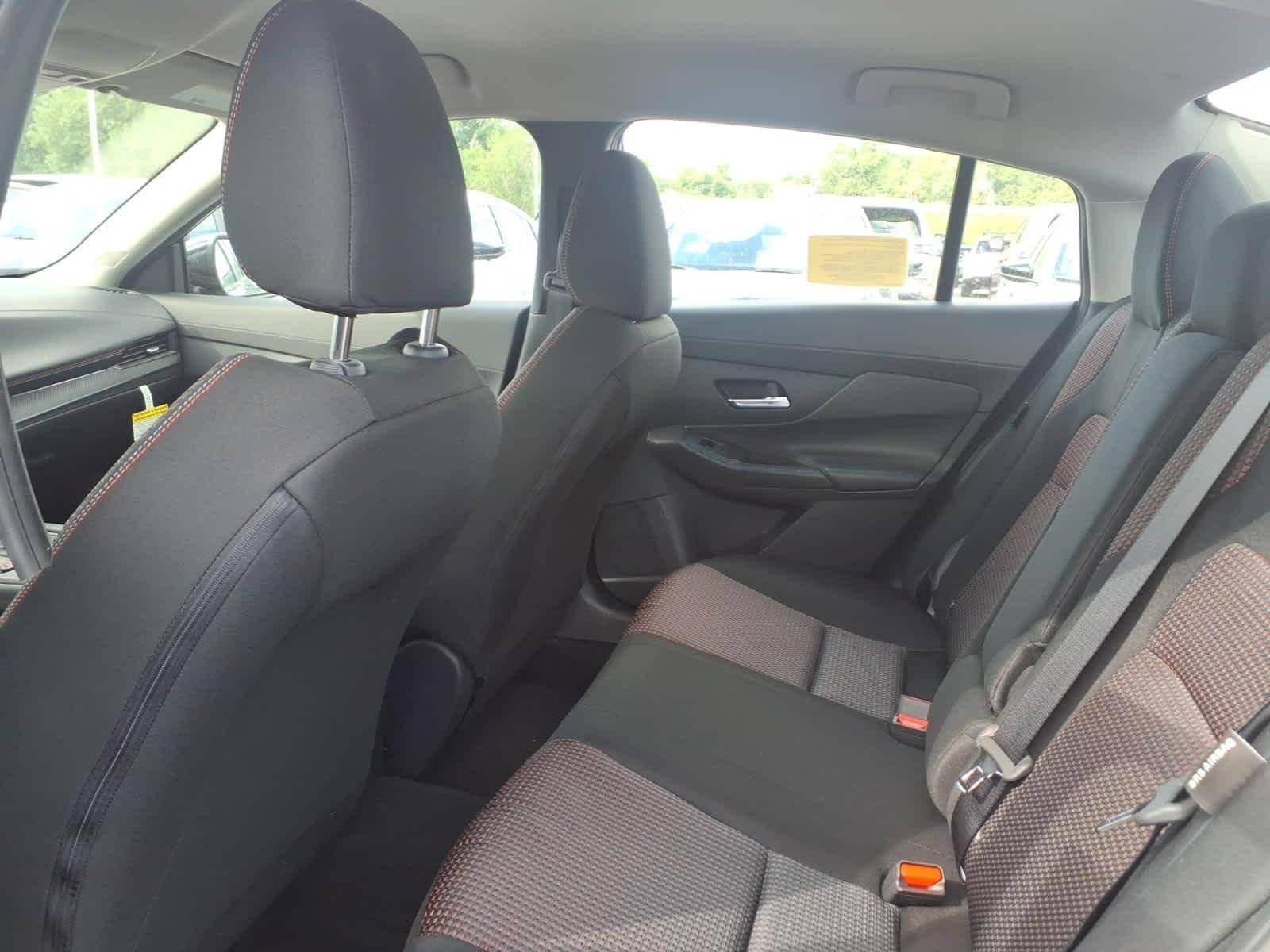 New 2026 Atlantic Gray Metallic/Super Black Nissan SR image 7