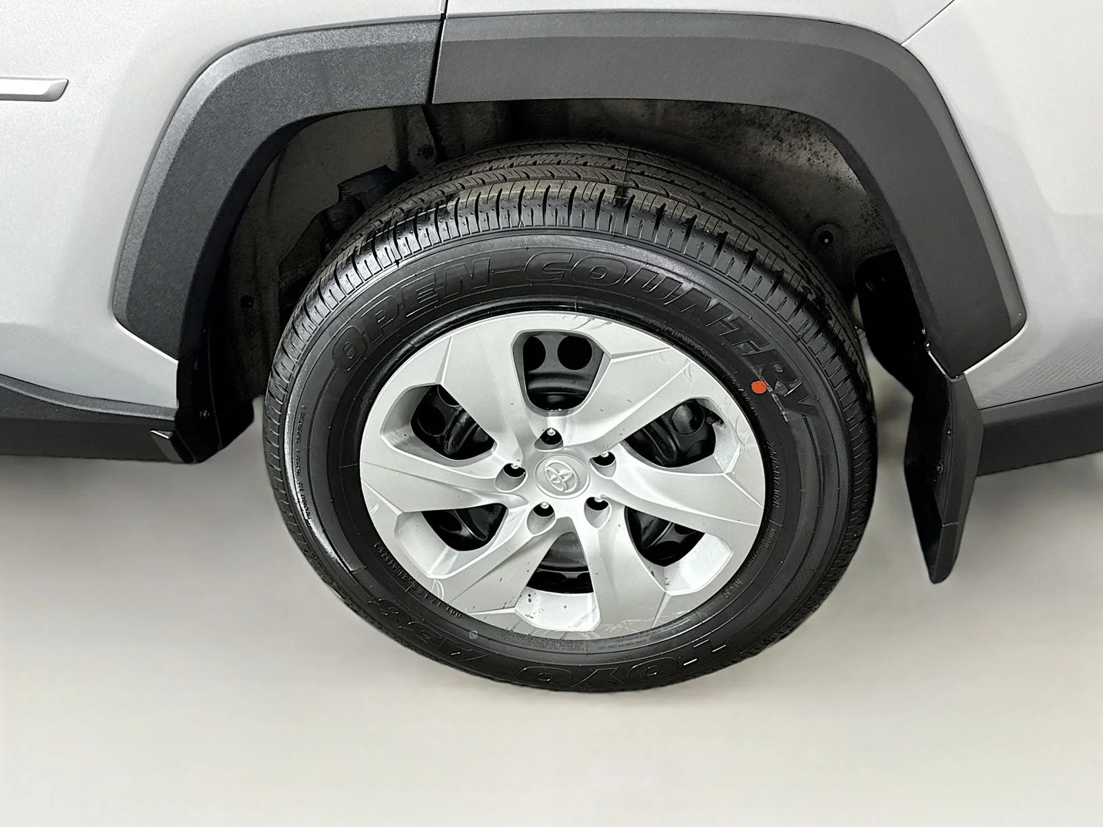 Used 2023 Silver Toyota LE image 18