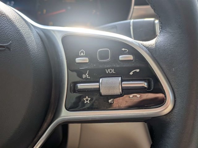 Used 2022  Mercedes-Benz GLC 300 image 33