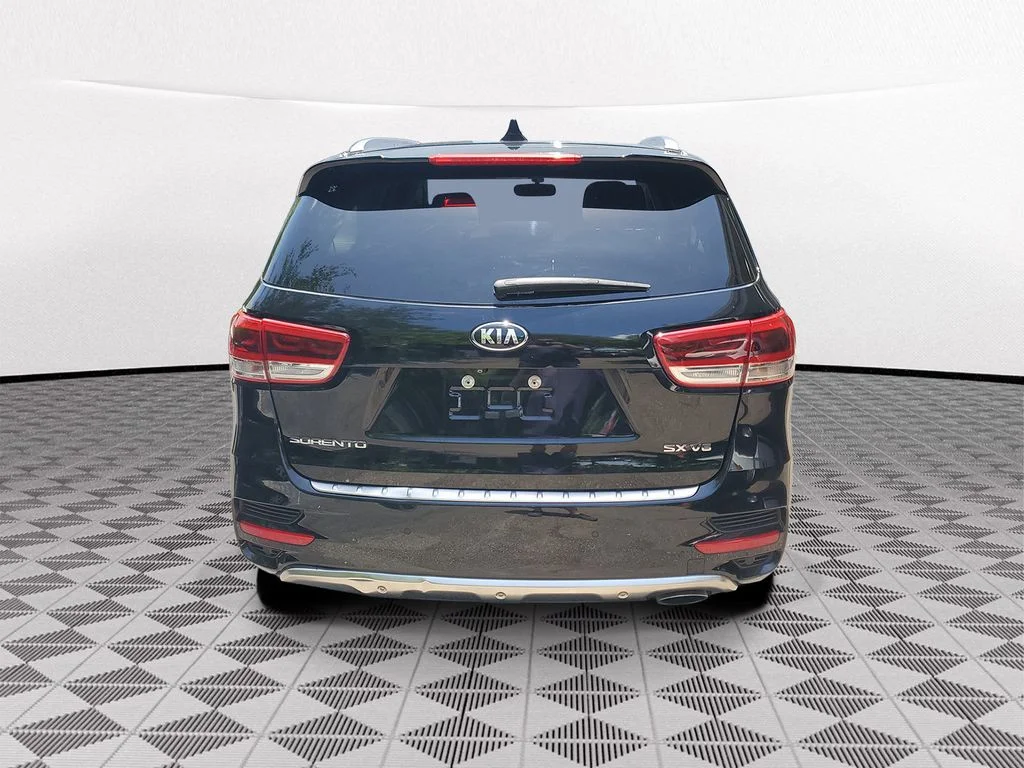 Used 2017 Black Kia SX image 4