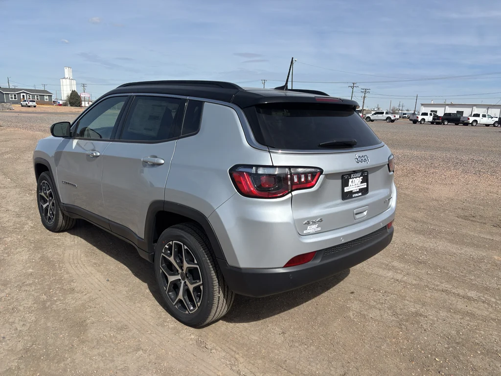 New 2026 Silver Zynith Metallic Clear-Coat Exterior Paint Jeep Limited image 34