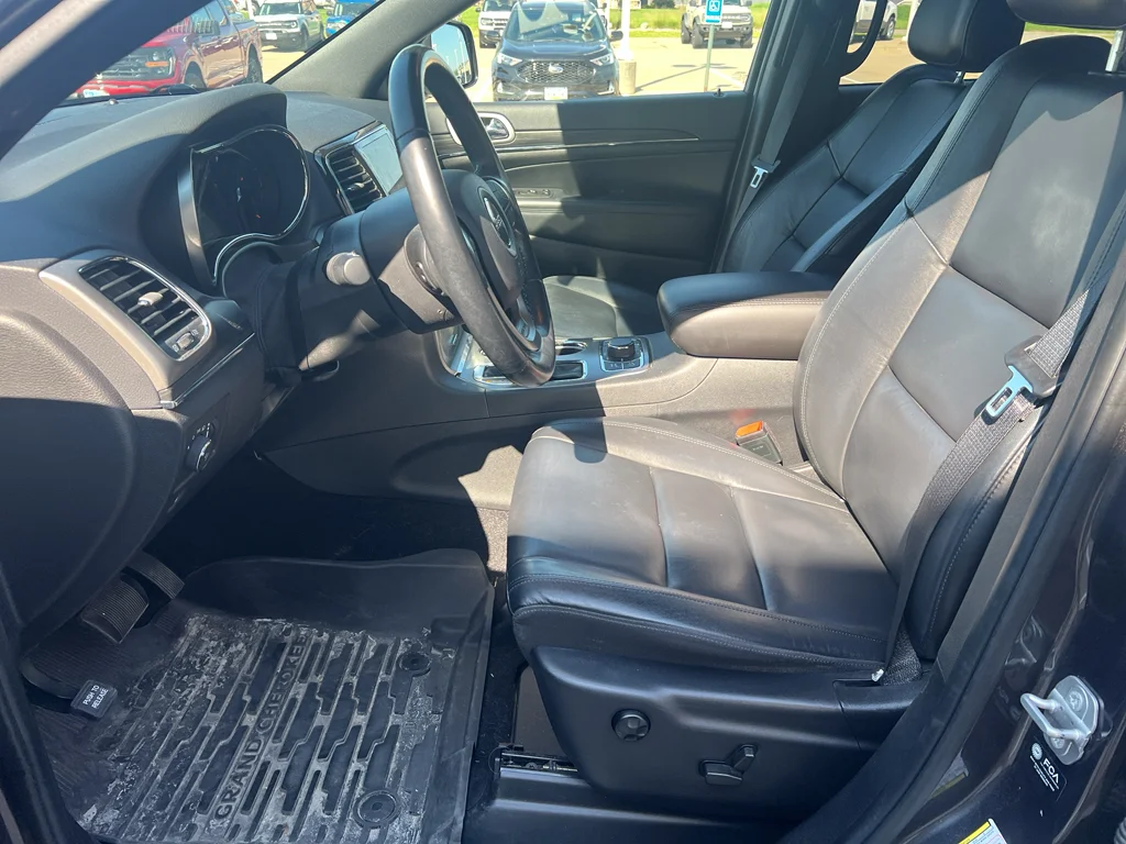 Used 2021 Granite Crystal Clearcoat Metallic Jeep Limited image 11
