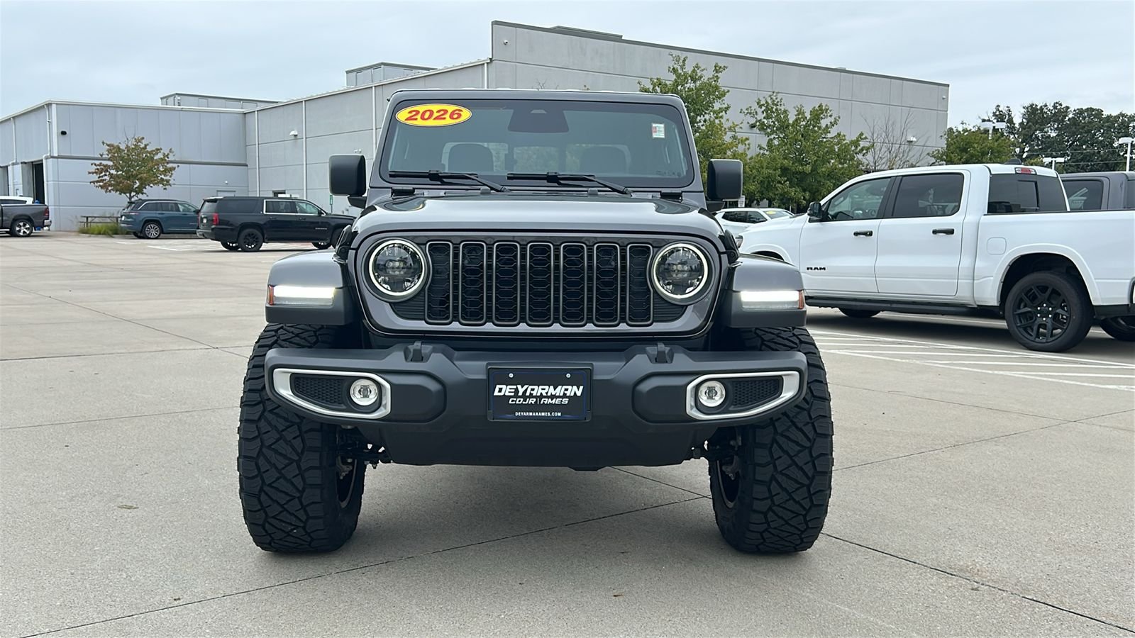 New 2026 Granite Crystal Metallic Clear-Coat Exterior Paint Jeep Sahara image 9