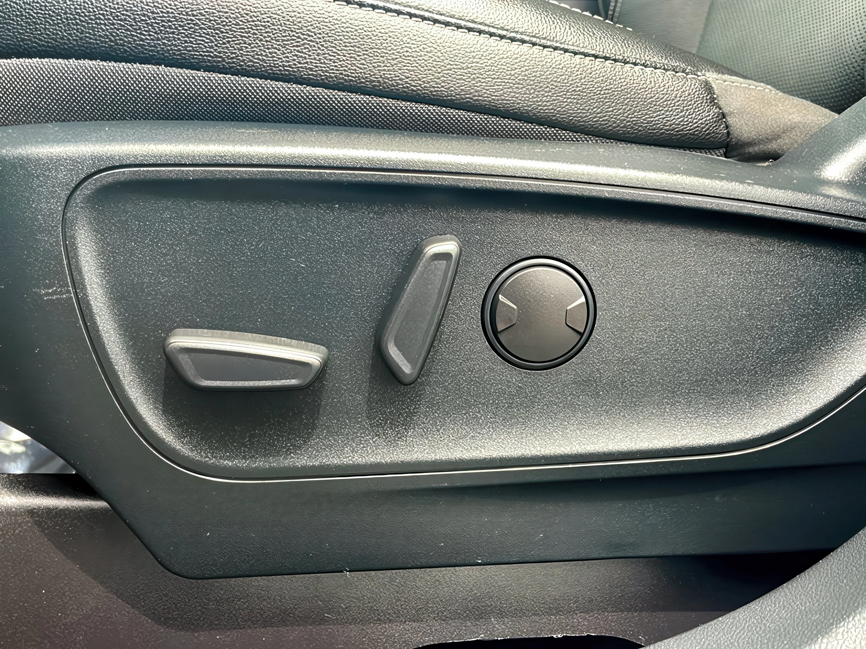 2020 Ford Escape Titanium - Photo 14