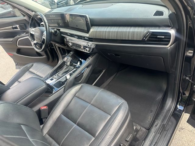 Used 2024 Ebony Black Kia EX image 33