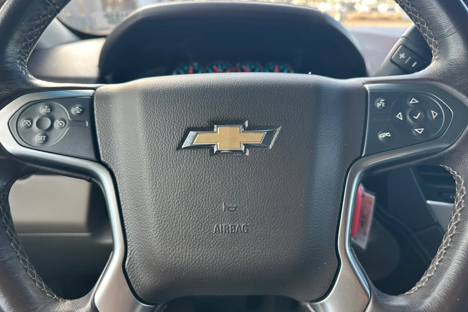 Used 2017 Iridescent Pearl Tricoat Chevrolet LT image 24