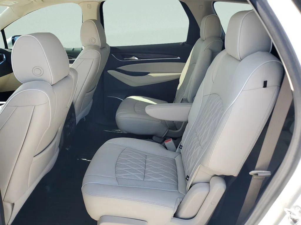 Used 2023 White Frost Tricoat Buick Avenir image 10