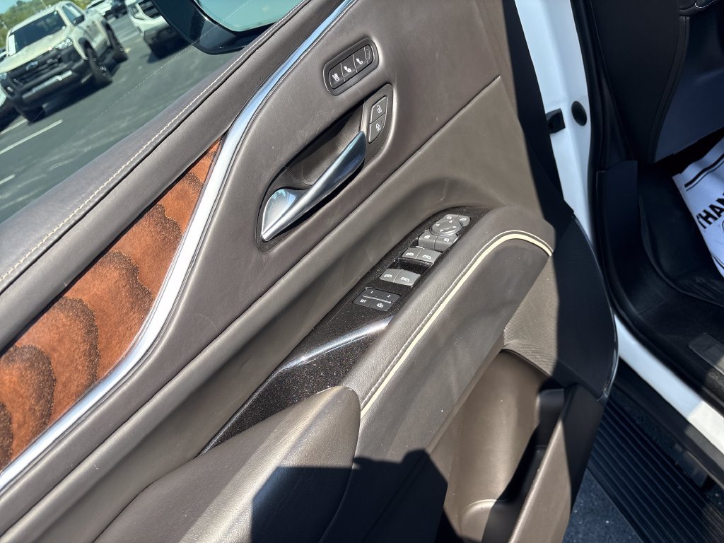Used 2022 White Cadillac Sport Platinum image 13