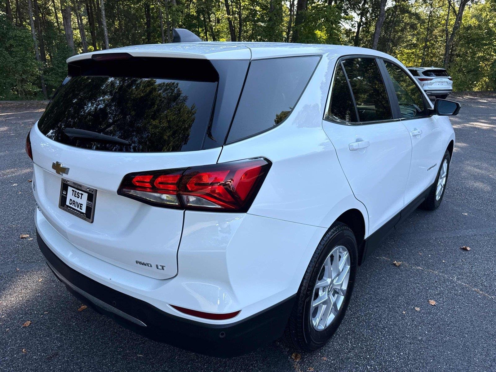 Used 2024 Summit White Chevrolet LT image 5