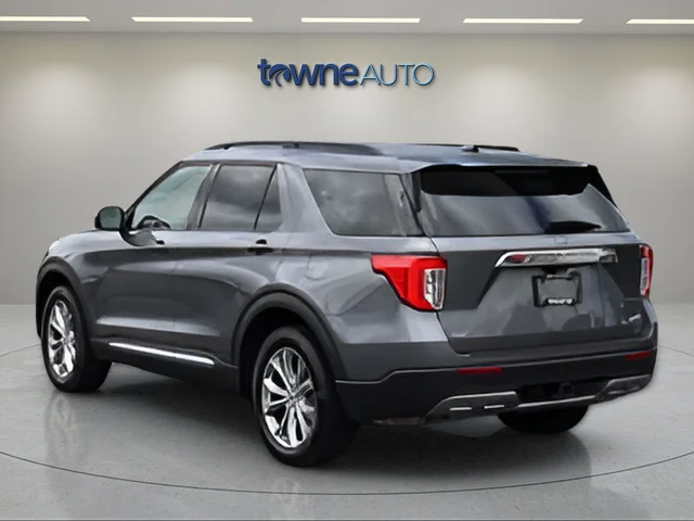 Used 2023 Gray Ford XLT image 3