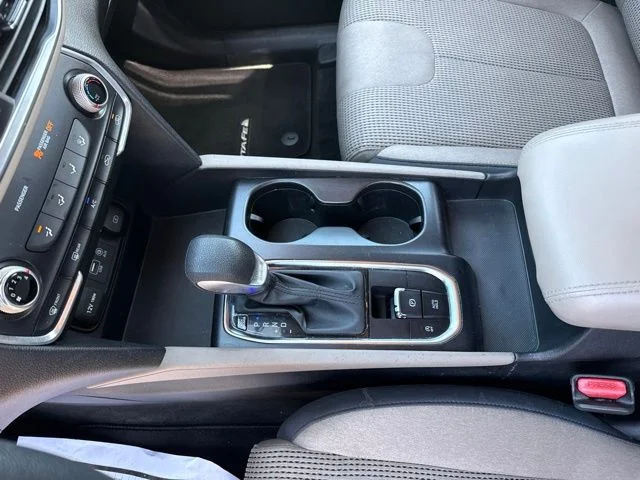 Used 2019 Red Hyundai SE image 21