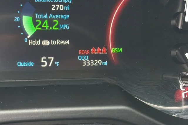 2025 Toyota RAV4 XLE - Photo 30