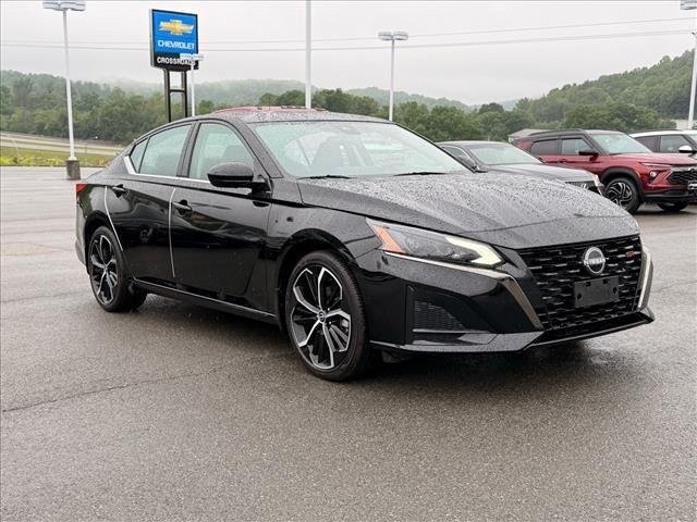 Used 2024 Super Black Nissan 2.5 SR image 7