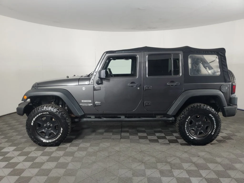 Used 2018 Gray Jeep Sport 4x4 image 7