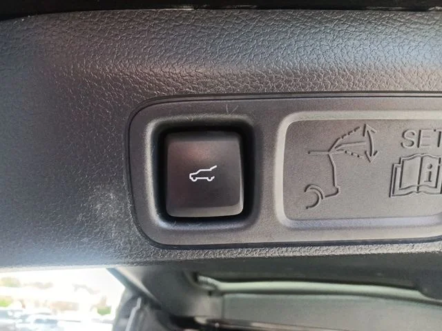 Used 2024 Black Lincoln Reserve image 35