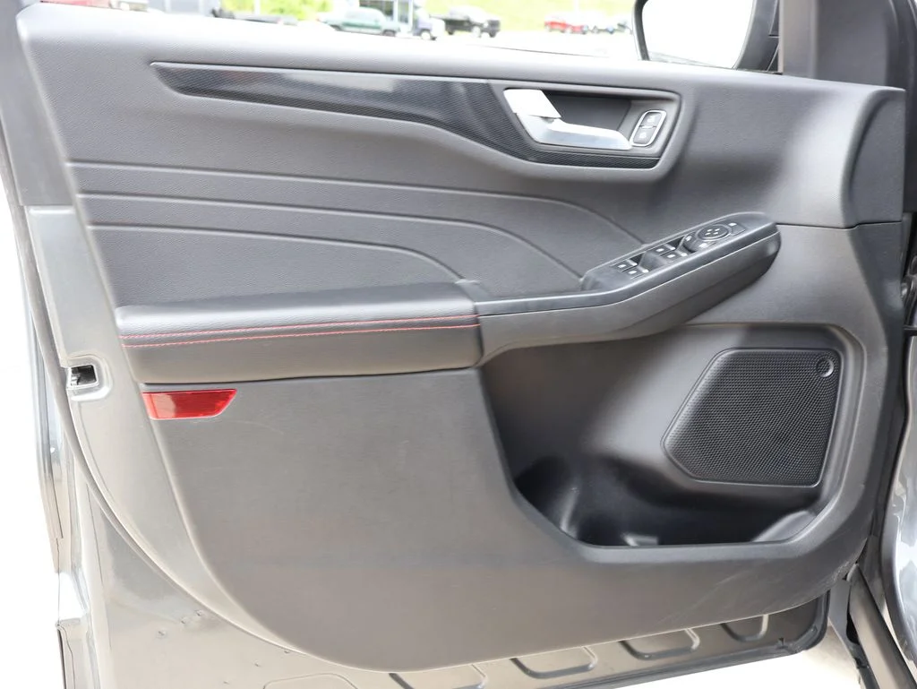 Used 2025 Gray Ford ST-Line image 21