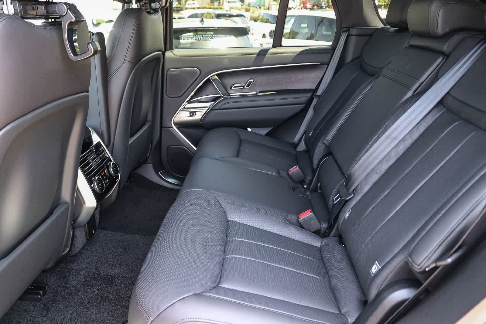 New 2026 Santorini Black Land Rover SE image 16
