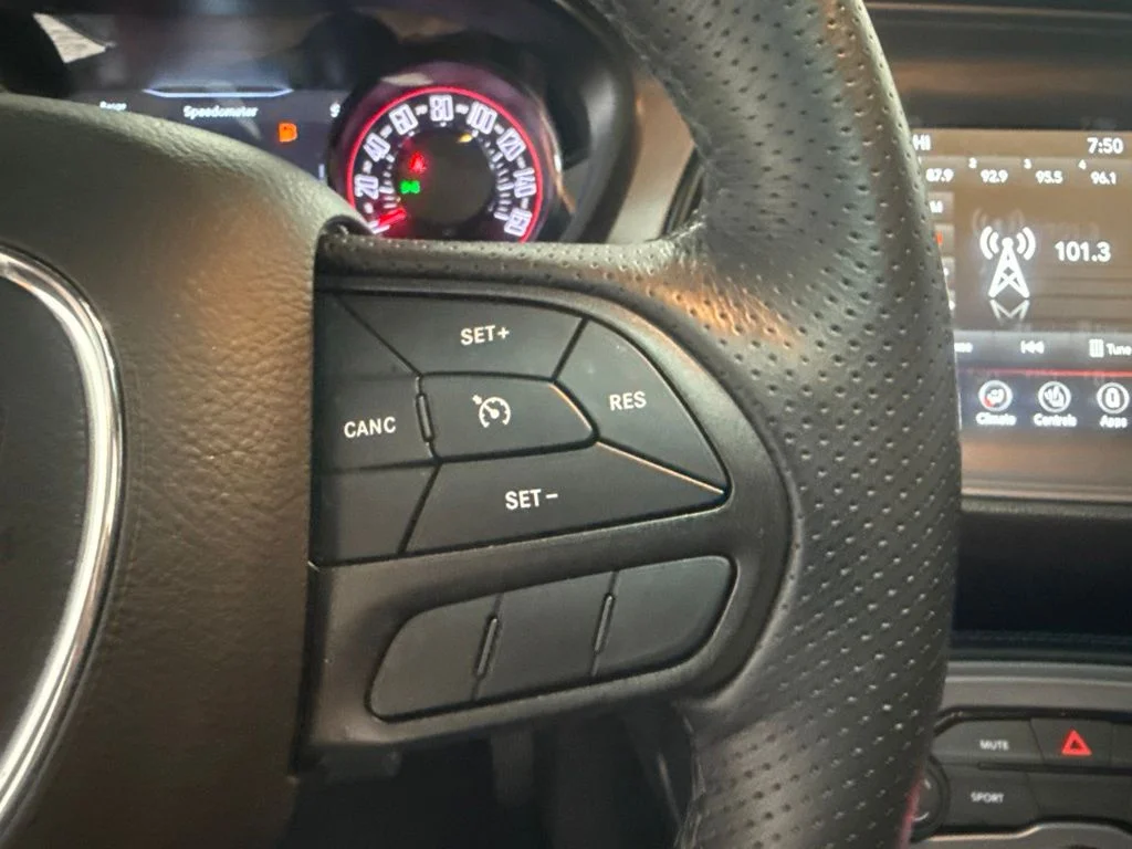 Used 2023 Triple Nickel Clearcoat Dodge SXT image 18