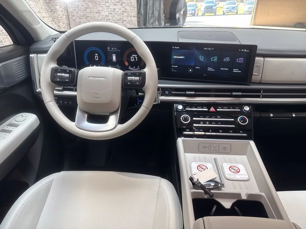 New 2027 Shimmering Silver Hyundai SE image 15