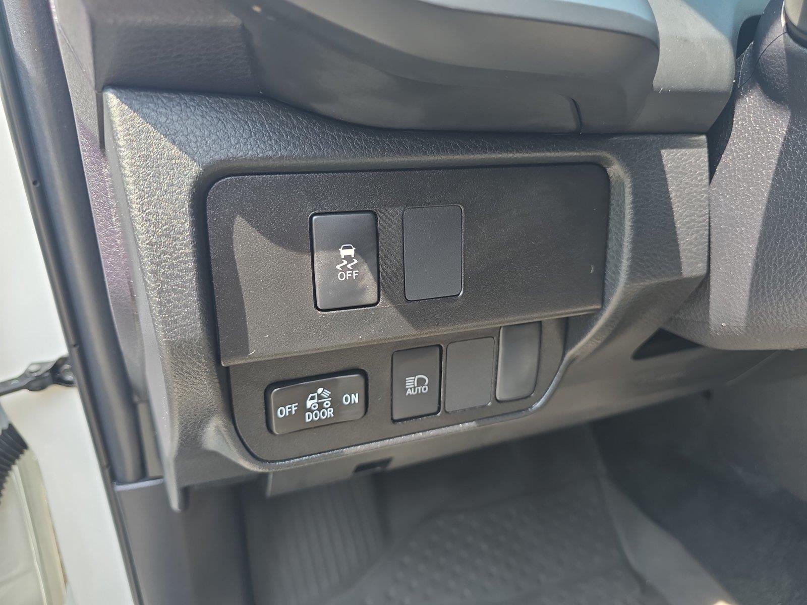 Used 2023 Ice Cap Toyota SR V6 image 22