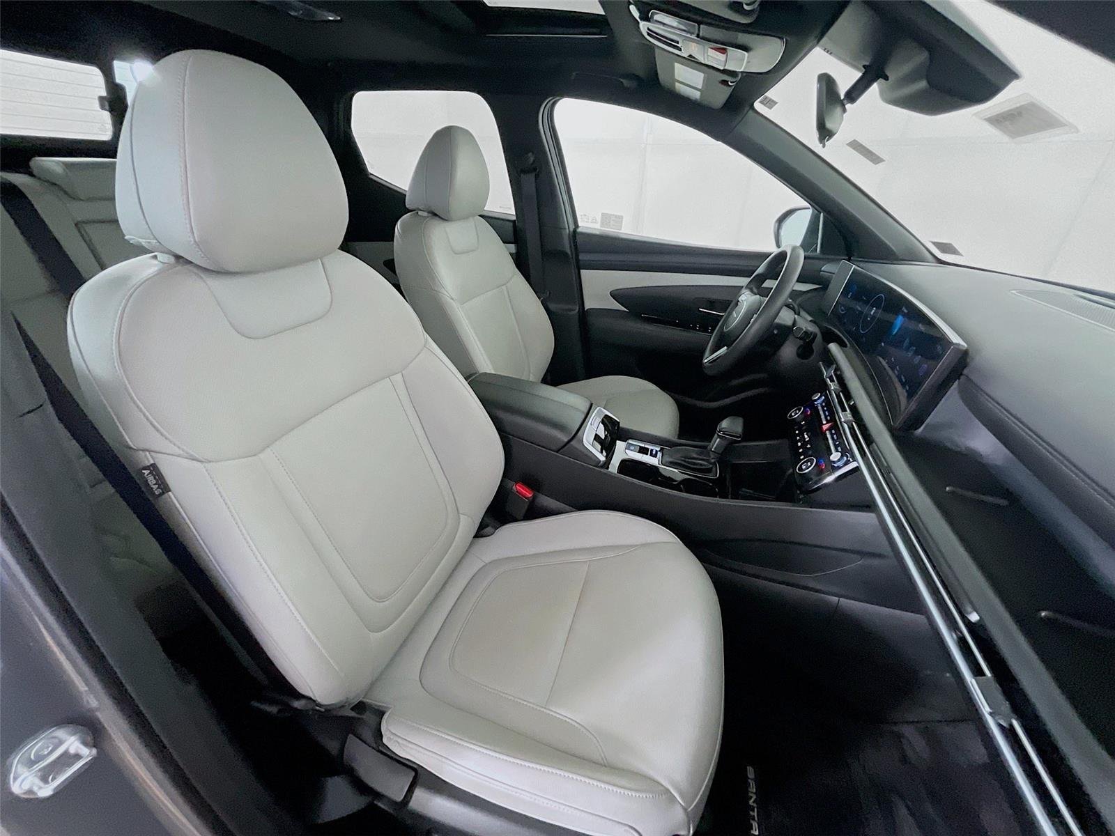 Used 2025 Hampton Gray Hyundai SEL Activity image 30