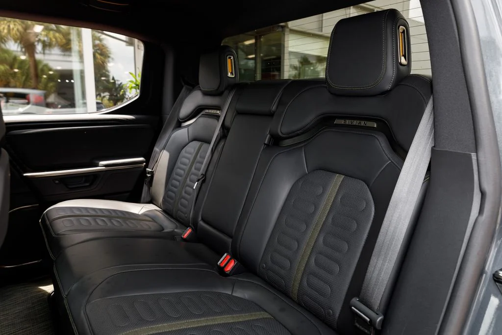 Used 2025  Rivian Adventure Dual Motor Large Pack image 18