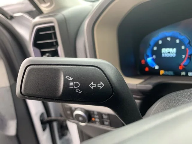 Used 2025 White Ford Big Bend image 27