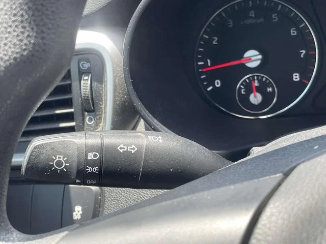 Used 2017 Silver Kia L image 19