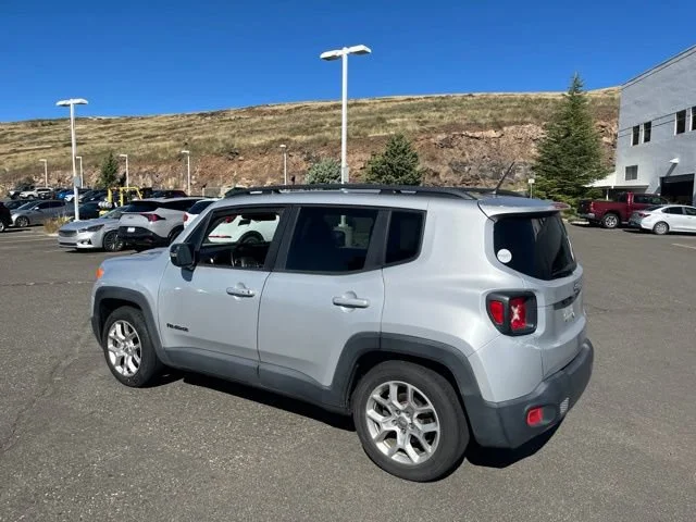 Used 2017 Glacier Metallic Jeep Latitude image 11
