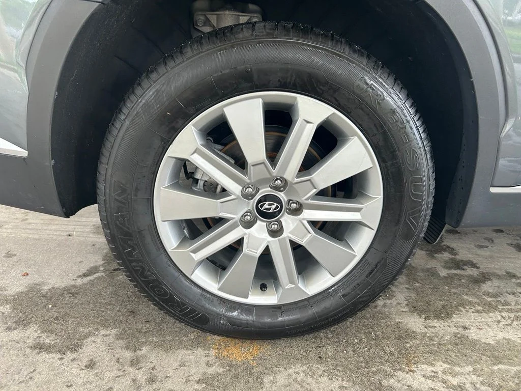 Used 2025 Gray Hyundai SEL image 17