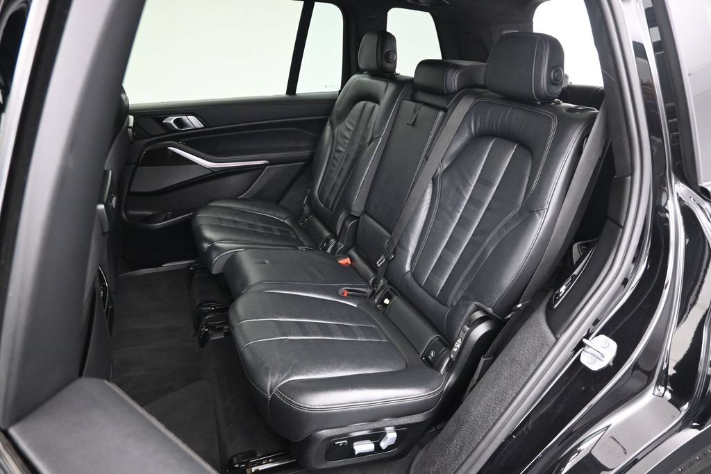 Used 2020 Black BMW xDrive40i image 13